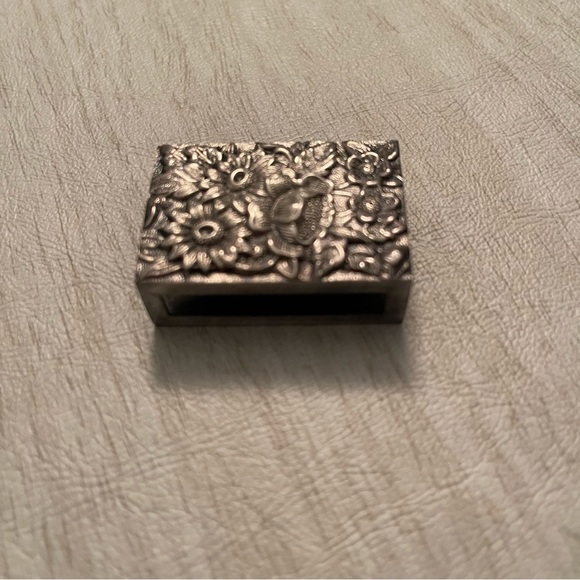 1930’s Vintage Kirk & Sons Sterling silver 925 repousse match box - Picture 4 of 12